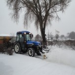 NH+sneeuwborstel en strooier